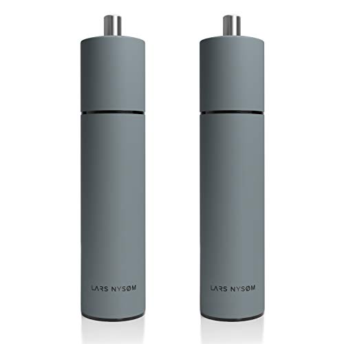 Lars NYSØM Design Set macina Pepe e Sale in Acciaio Inox con macina Ceramica Regolabile da Grossolano a fine I Design Set macina spezie (2 Pezzi)
